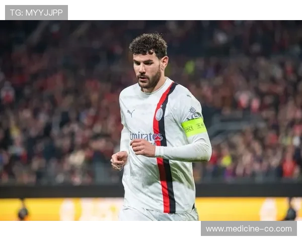 半场米兰闷平佛城德赫亚神扑秀 半场米兰闷平佛城德赫亚神扑秀